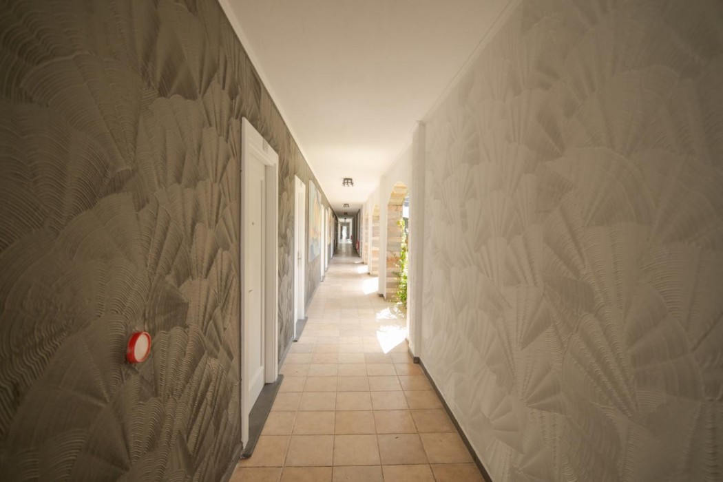 Tiana Beach Resort 48/94