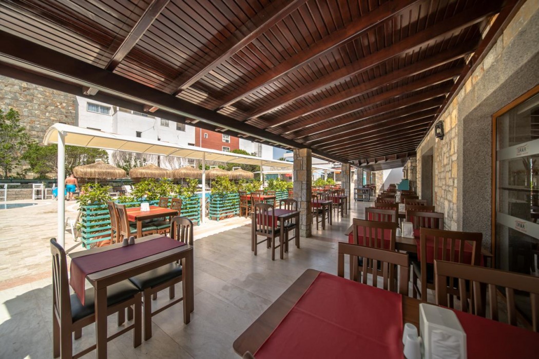 Tiana Beach Resort 78/94