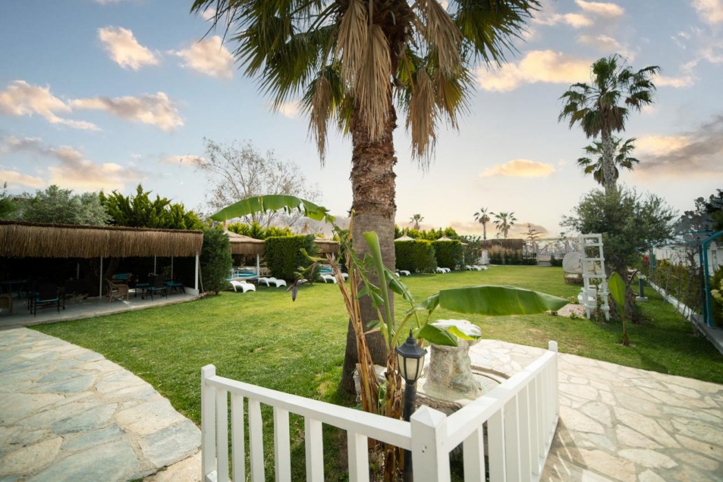 Tiana Beach Resort 49/94