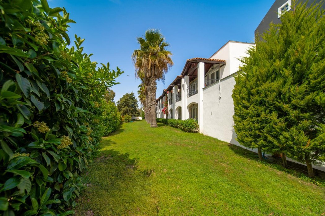 Tiana Beach Resort 45/94