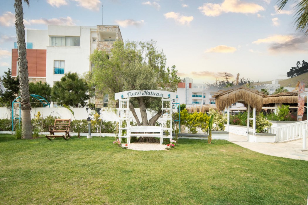 Tiana Beach Resort 46/94