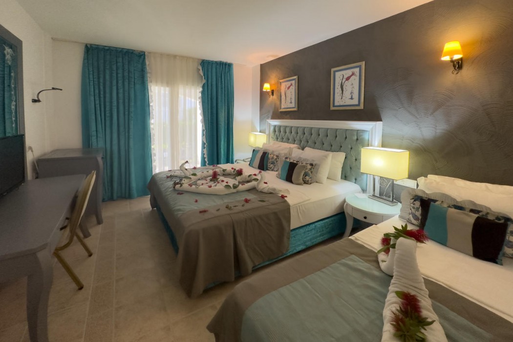 Tiana Beach Resort 34/94