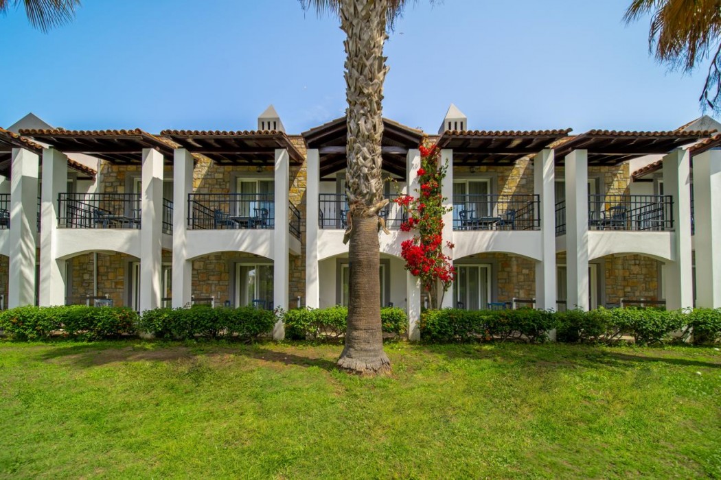 Tiana Beach Resort 6/94
