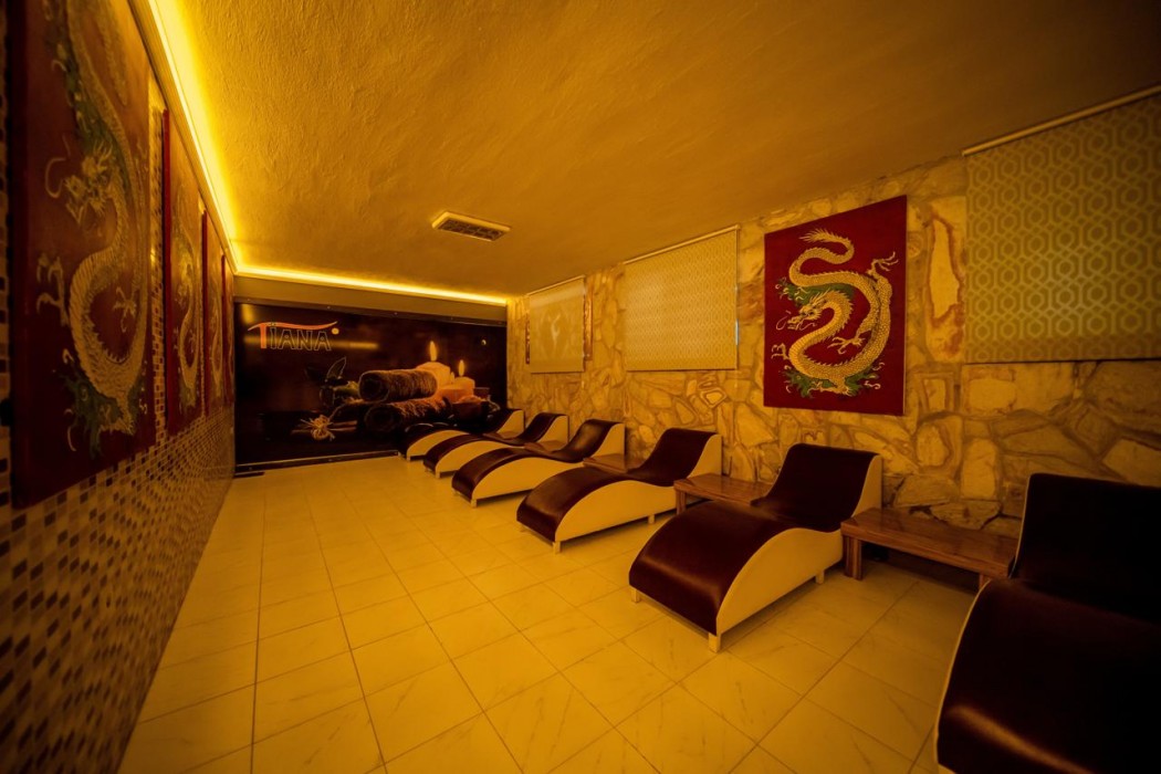 Tiana Beach Resort 54/94