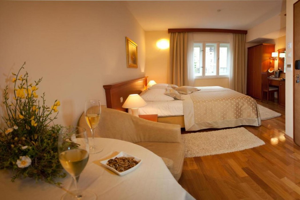 Hotel Royal Suites 21/73