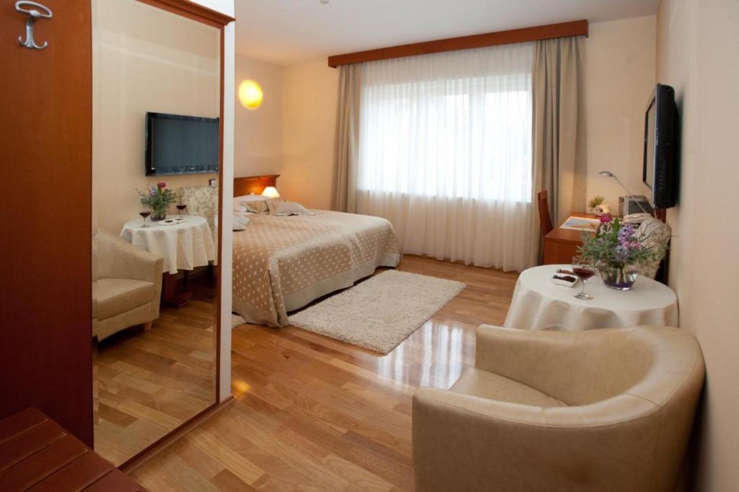 Hotel Royal Suites 15/73