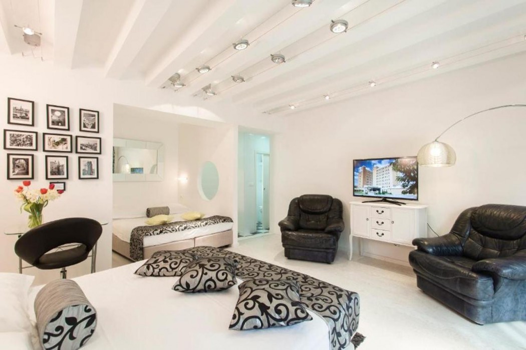 Hotel Royal Suites 23/73