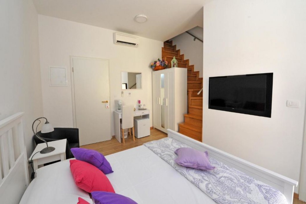 Nirvana Luxury Rooms 11/82