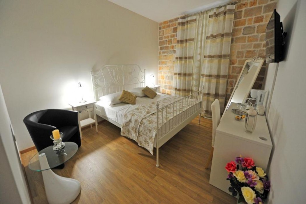 Nirvana Luxury Rooms 17/82