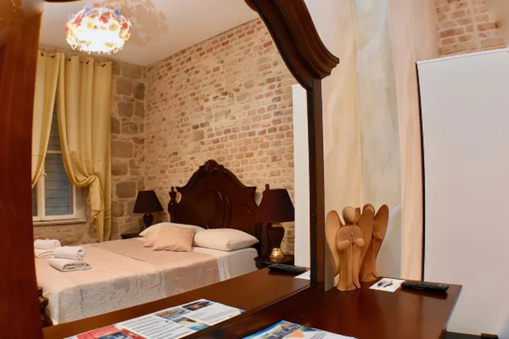 PIETRA ROSSA Luxury Rooms 33/66