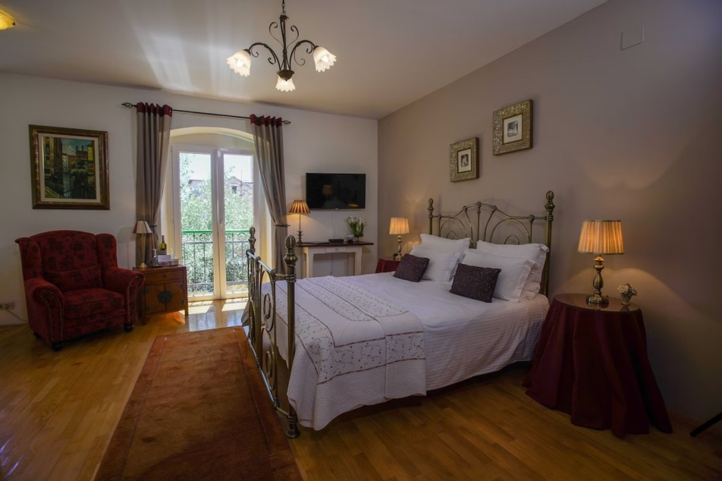 Boutique Guest Accommodation Zephyrus 19/80