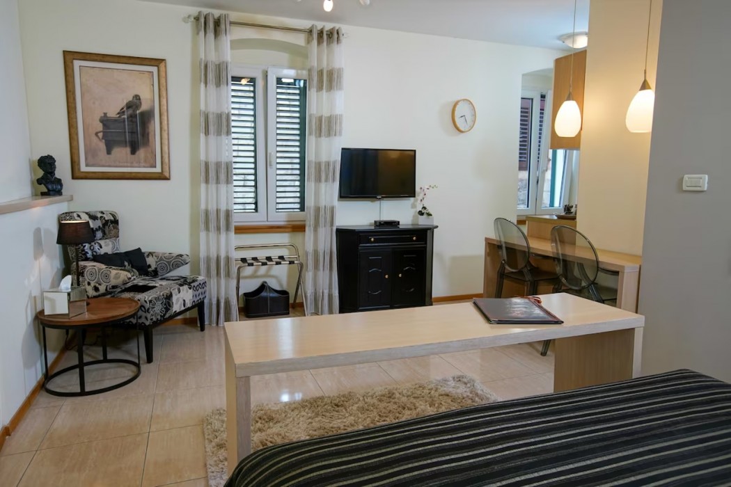 Boutique Guest Accommodation Zephyrus 21/80