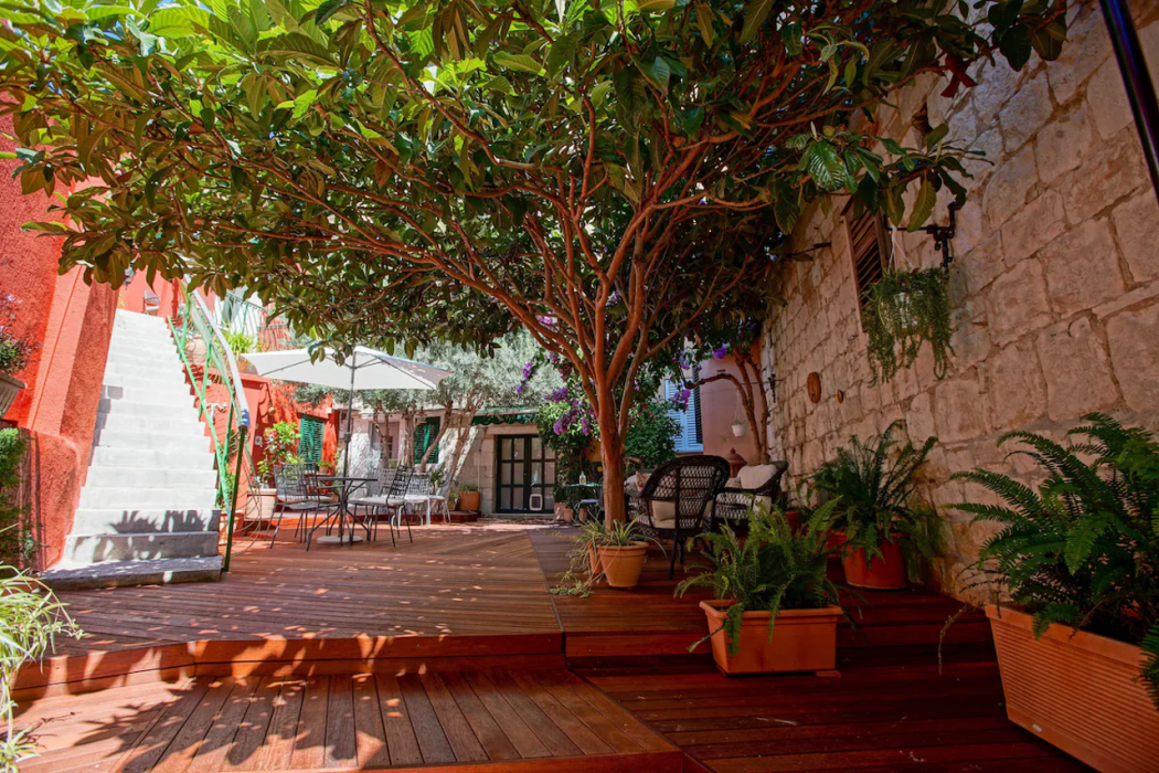 Boutique Guest Accommodation Zephyrus 44/80