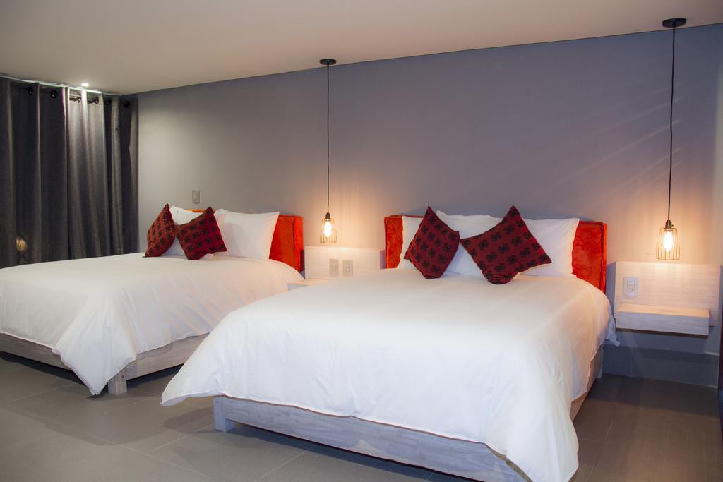 Helverica Hotel 1/54