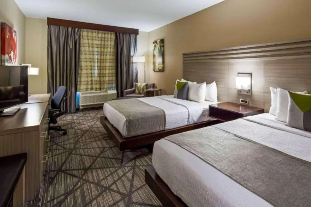 Comfort Inn & Suites Houston I-45 North IAH, TX 12/32