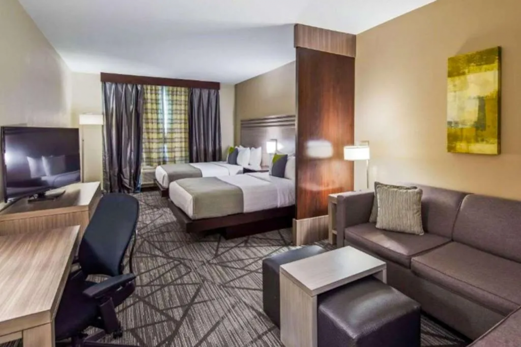 Comfort Inn & Suites Houston I-45 North IAH, TX 11/32