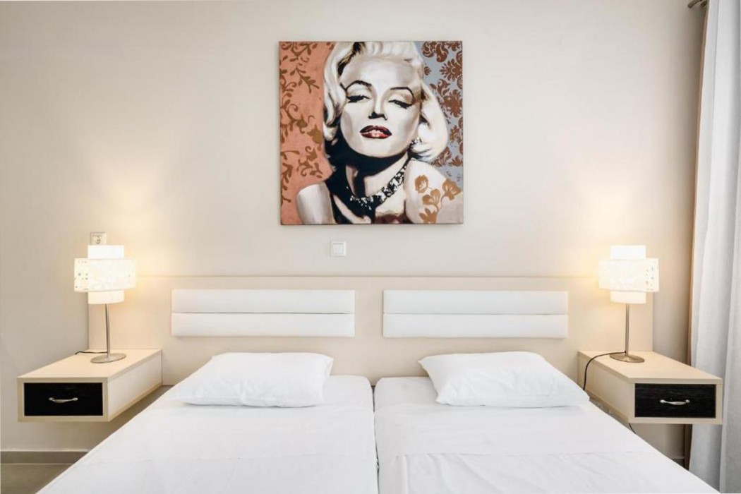 Axos Hotel 16/70