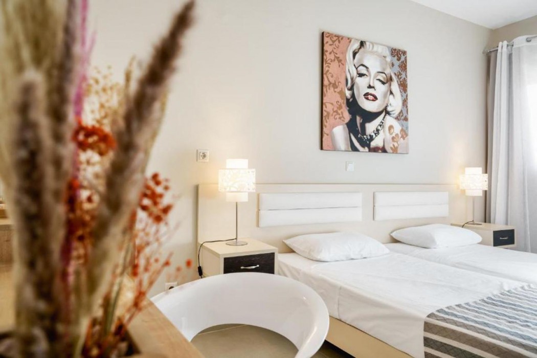 Axos Hotel 23/70