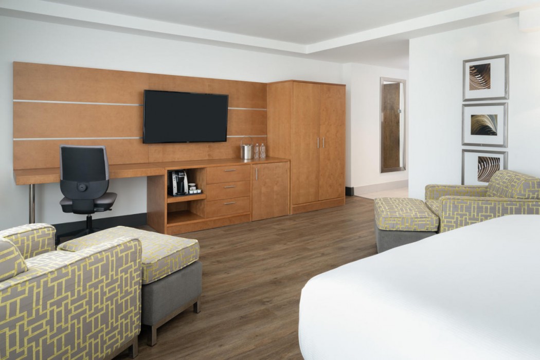 DoubleTree by Hilton Miami North I-95 11/34