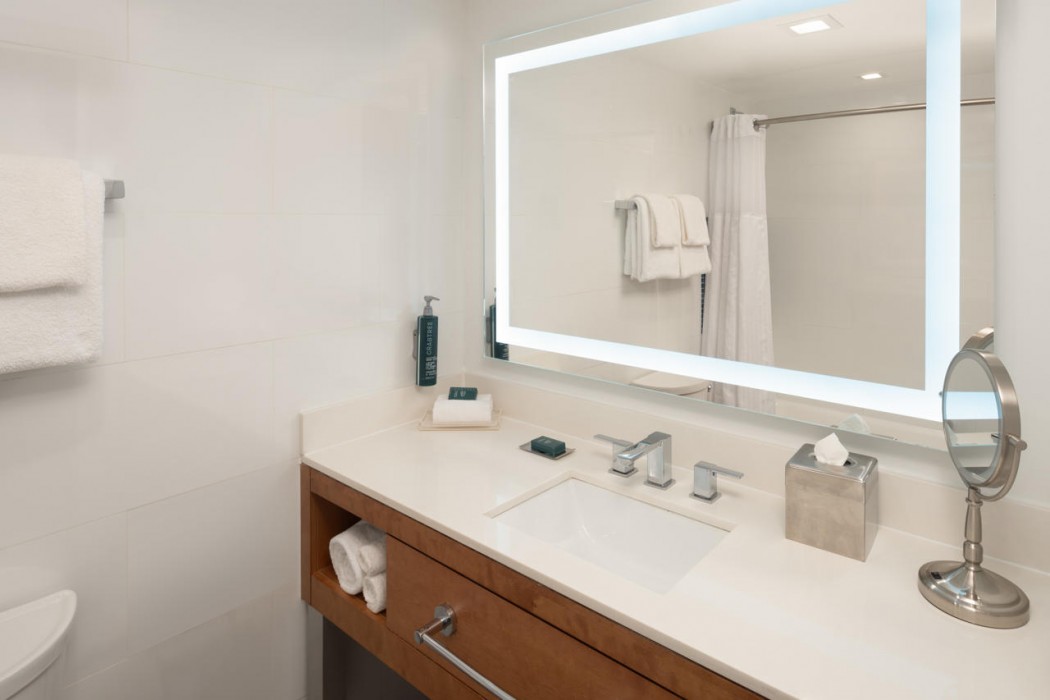 DoubleTree by Hilton Miami North I-95 14/34