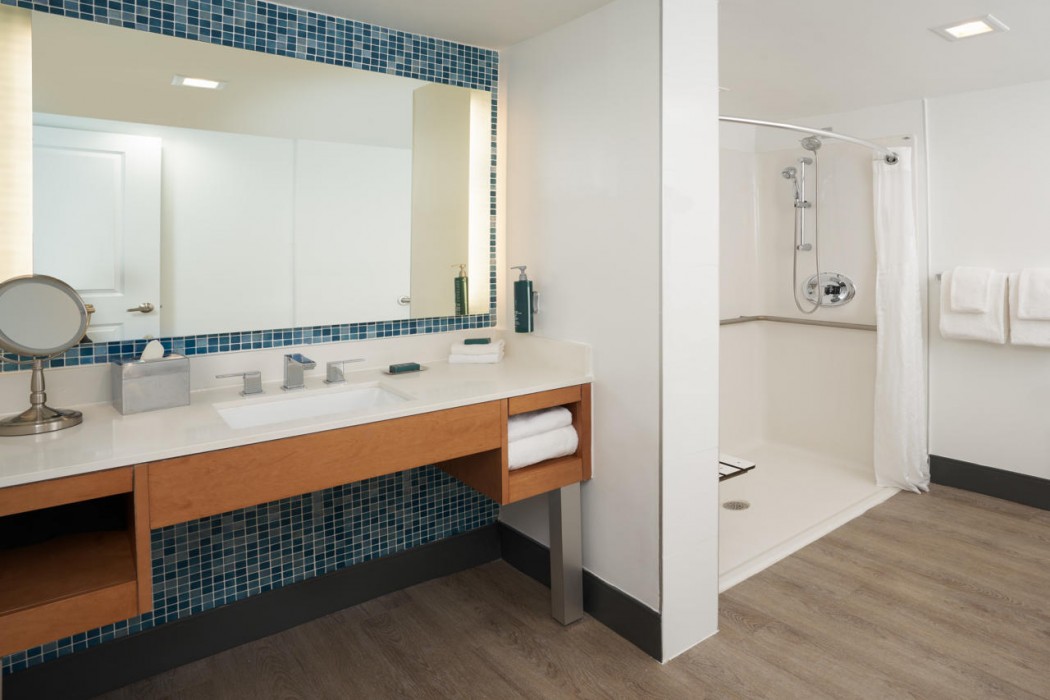 DoubleTree by Hilton Miami North I-95 13/34