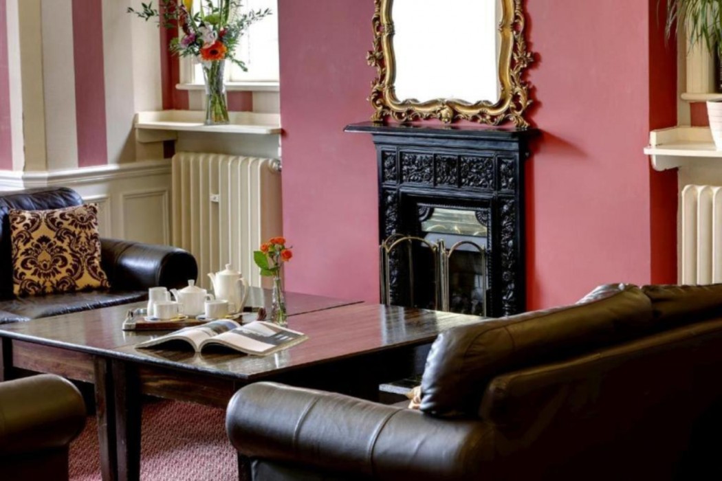 OYO Broadfield Park Hotel 40/49