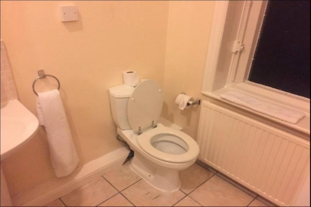OYO Broadfield Park Hotel 26/49