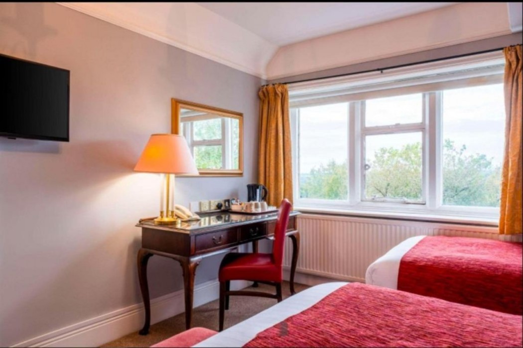 OYO Broadfield Park Hotel 31/49