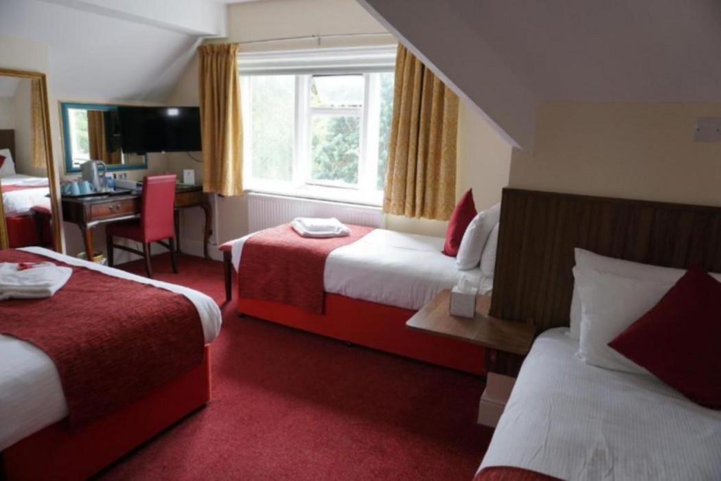 OYO Broadfield Park Hotel 23/49