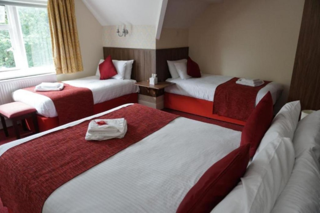 OYO Broadfield Park Hotel 27/49