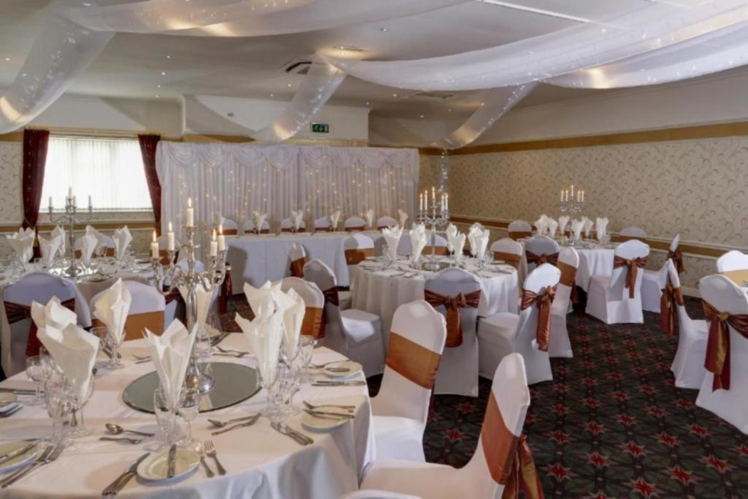 OYO Broadfield Park Hotel 39/49