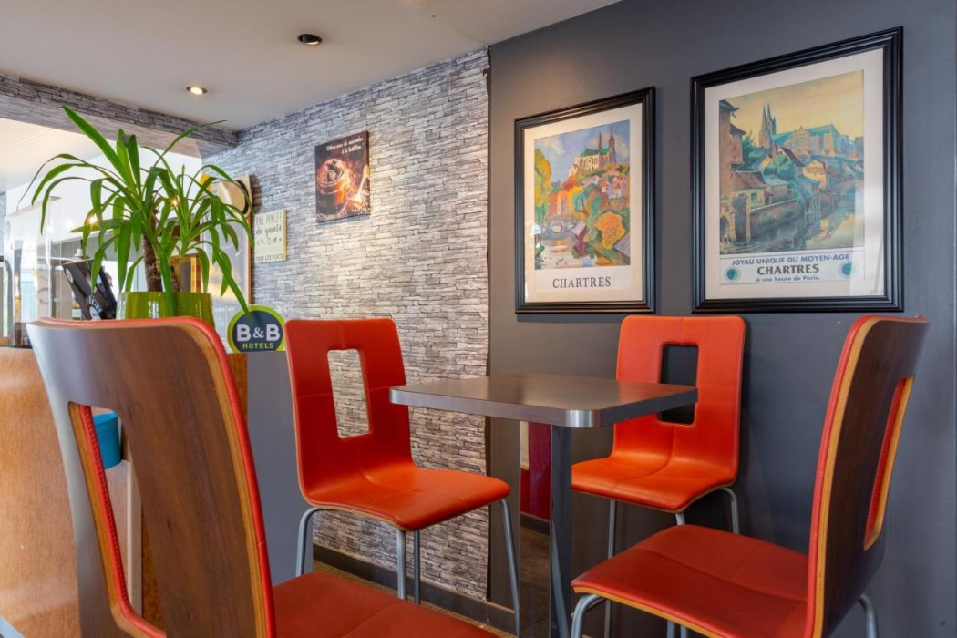 B&B Hotel Chartres Centre Cathedrale 12/50