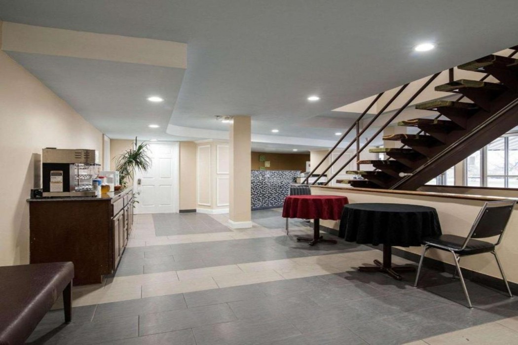 Rodeway Inn Syracuse Carrier Circle 6/32