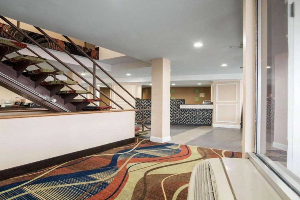 Rodeway Inn Syracuse Carrier Circle 5/32