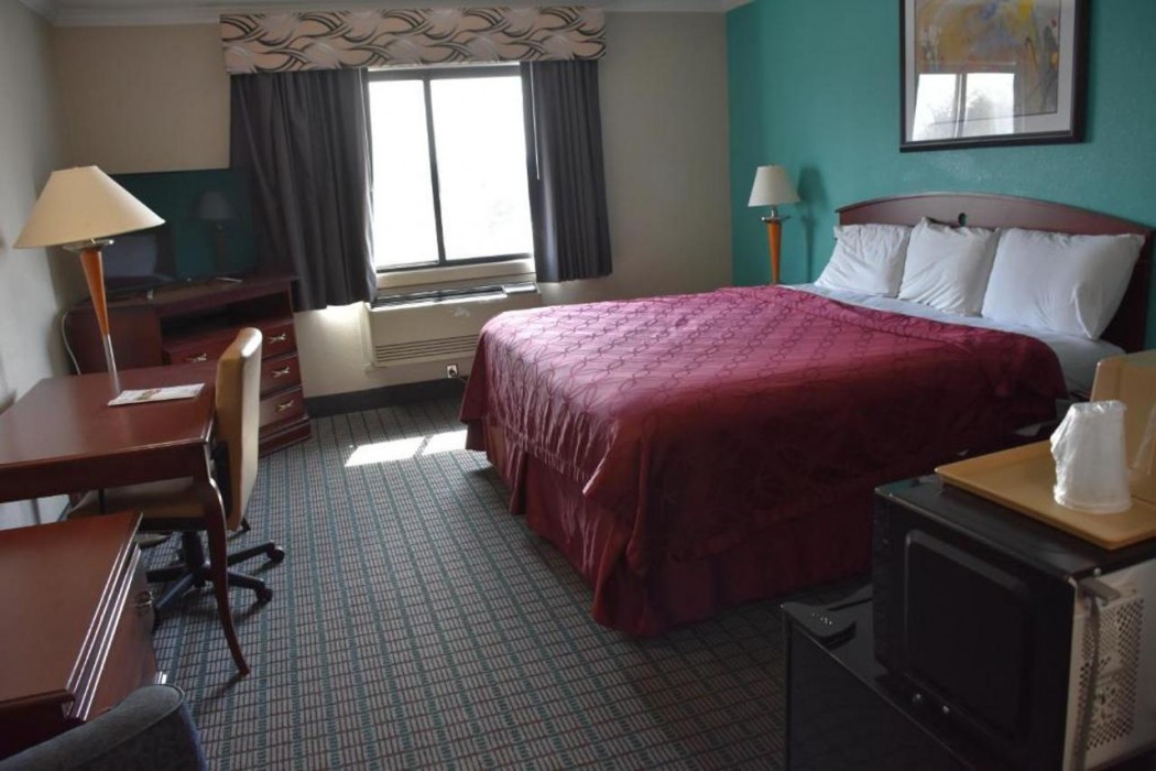 Rodeway Inn Syracuse Carrier Circle 16/32