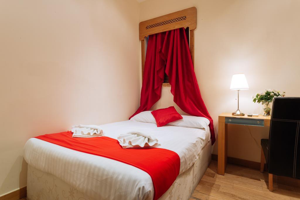 LONDON PLAZA SERVICED APARTMENTS 11/52