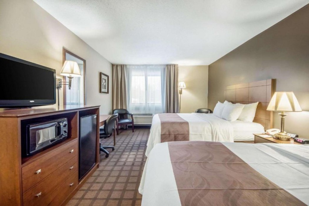 Quality Inn & Suites Newberry, MI 16/49