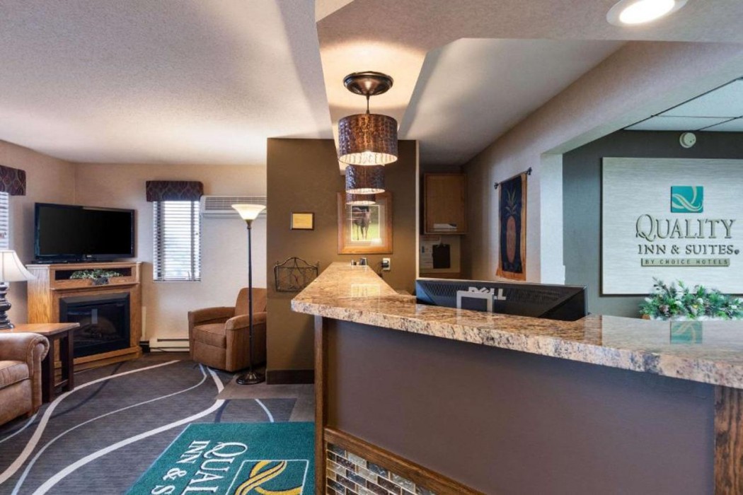 Quality Inn & Suites Newberry, MI 5/49