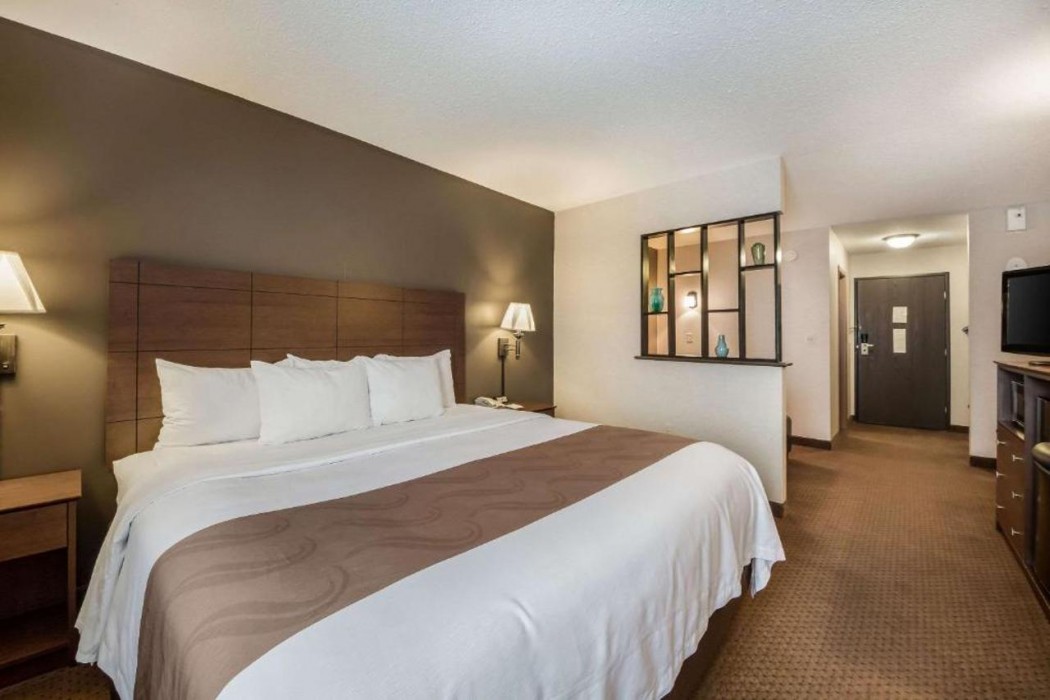 Quality Inn & Suites Newberry, MI 13/49