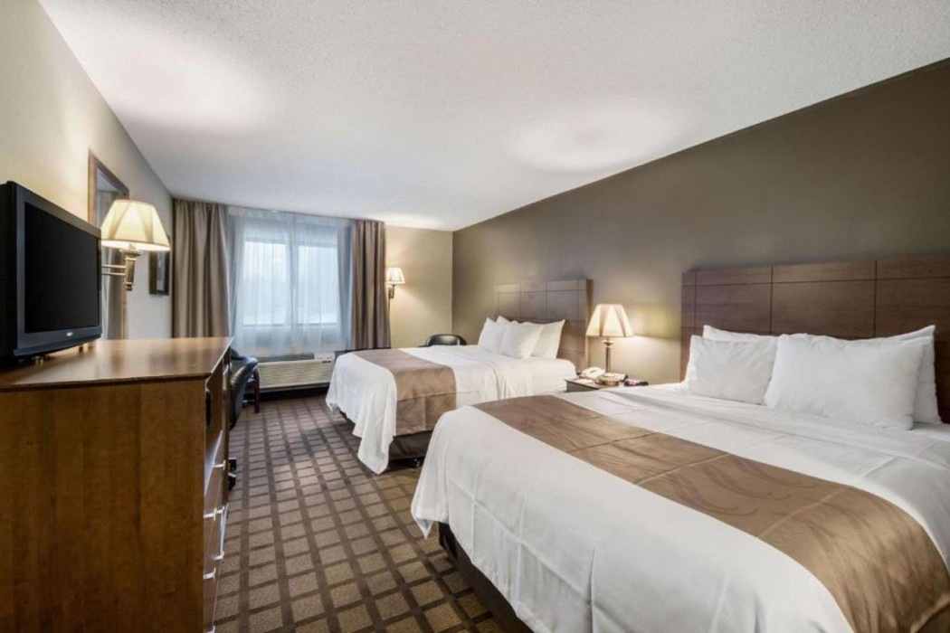 Quality Inn & Suites Newberry, MI 8/49