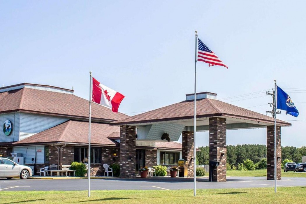 Quality Inn & Suites Newberry, MI 1/49