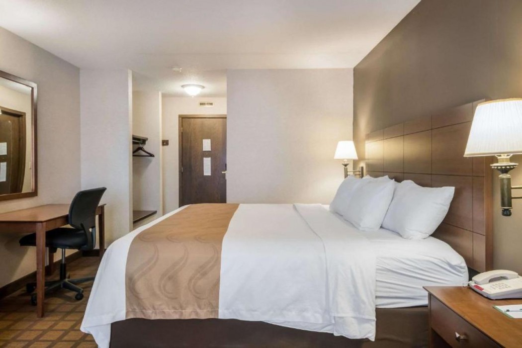 Quality Inn & Suites Newberry, MI 12/49