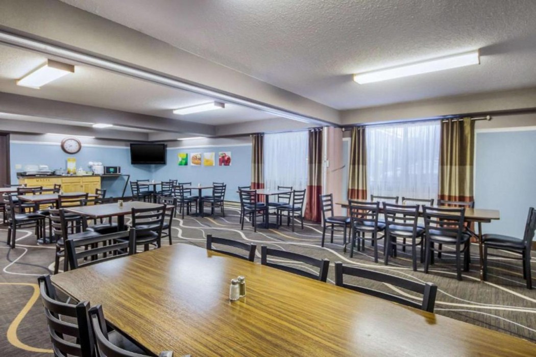 Quality Inn & Suites Newberry, MI 32/49