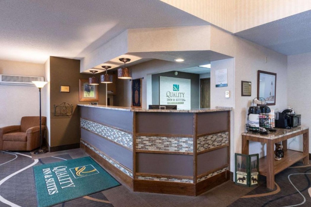 Quality Inn & Suites Newberry, MI 4/49