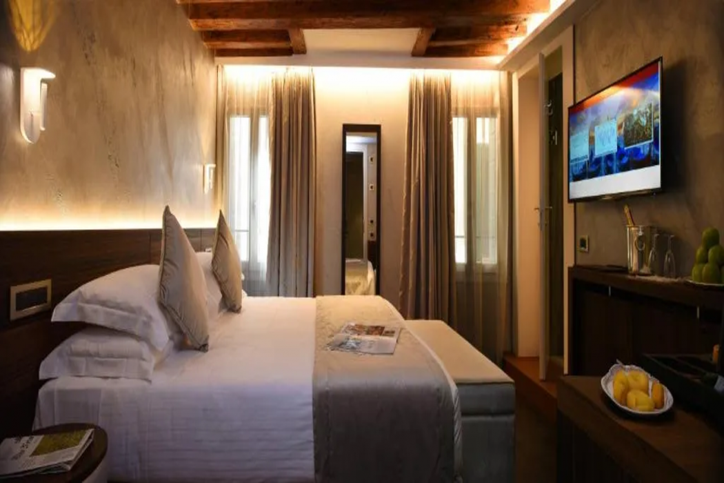 Rosa Salva Hotel 12/56