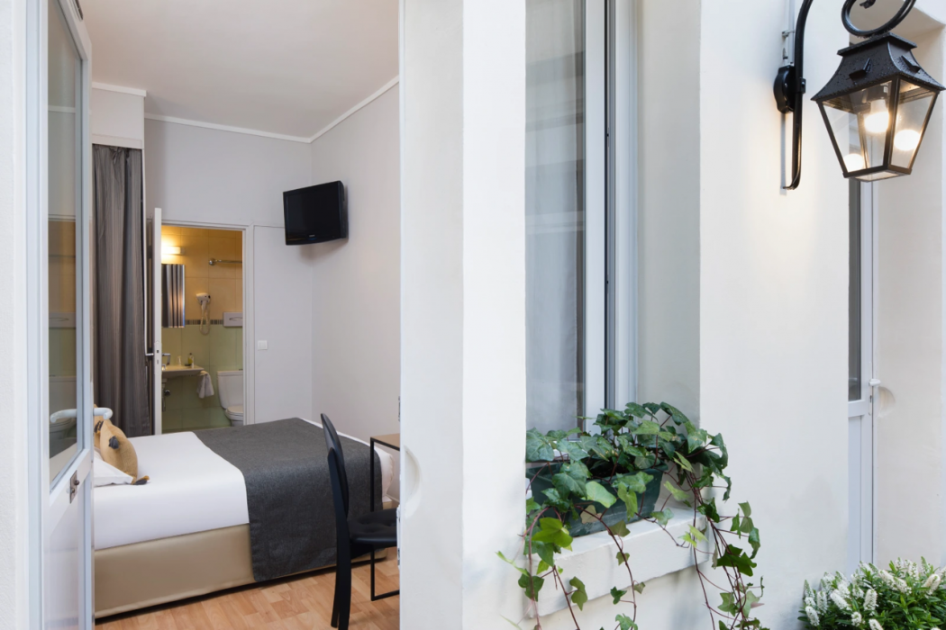 Hotel Des Roys 37/77
