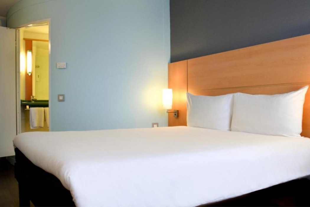 ibis Reading Centre 20/59