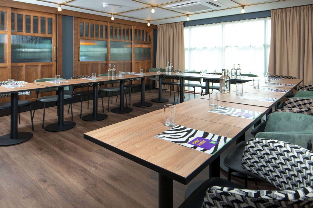 Ibis Styles London Gatwick Airport 32/64