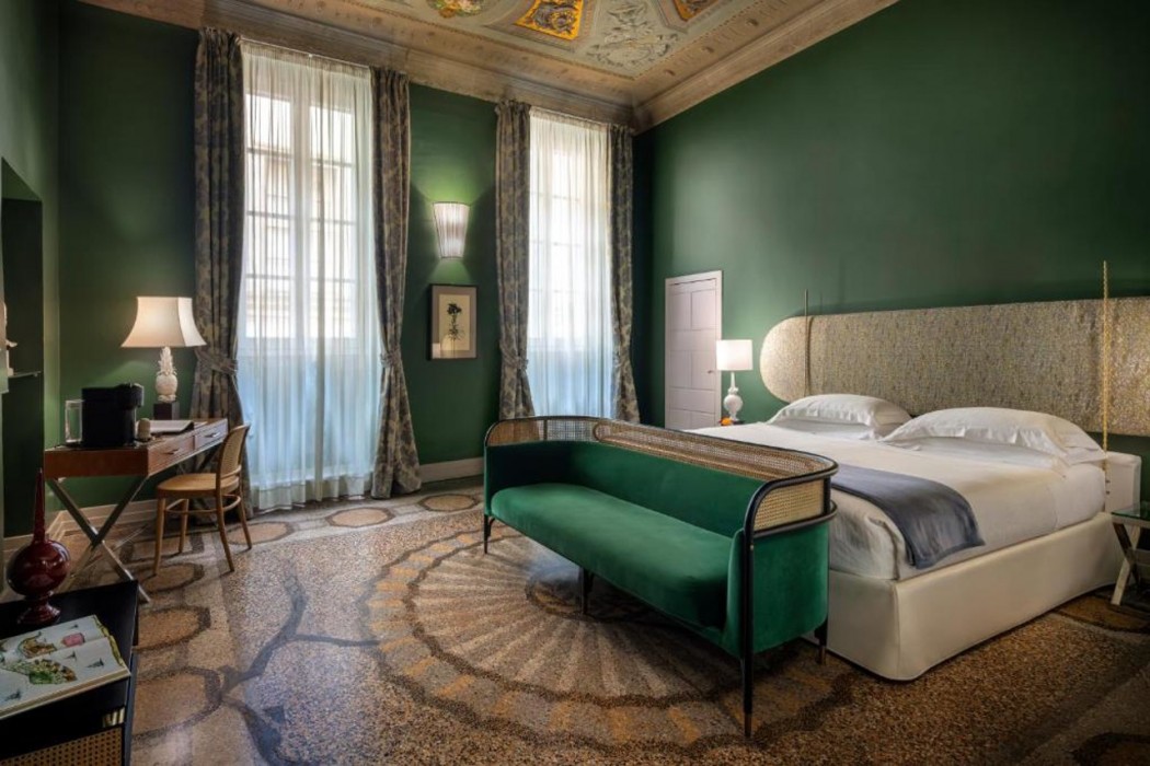 Hotel Number Nine 10/60
