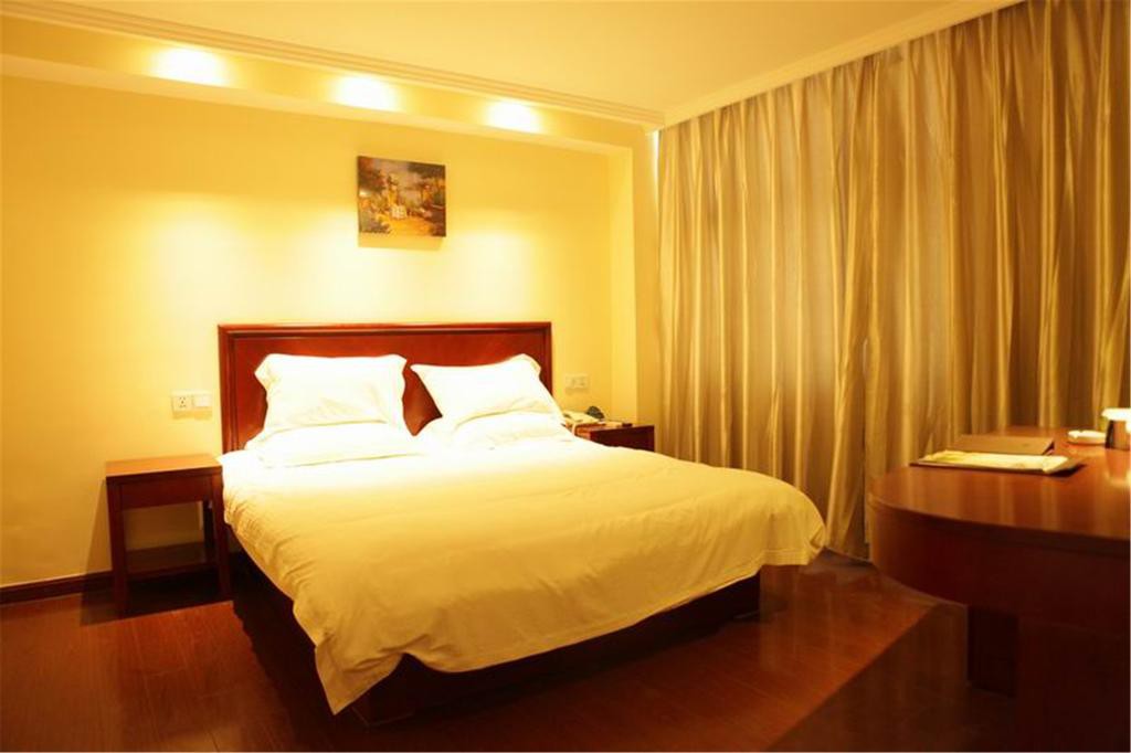 Greentree Inn Suzhou Taiping Town High-Speed North Station Express Hotel 7/31